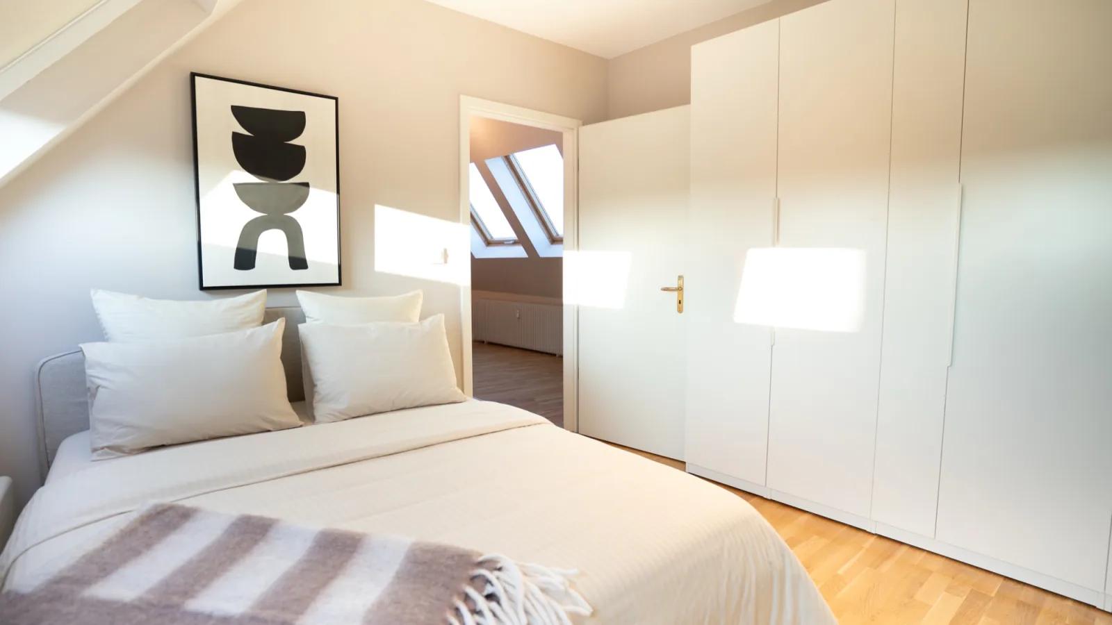 Boutique Charme Apartments — Editorial Lifestyle